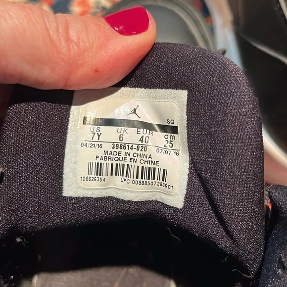 Air Jordan - Picture 4 of 4